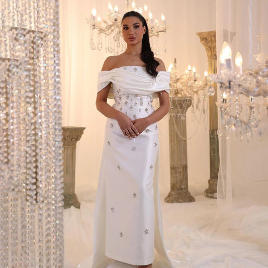 Robe épaule dénudée satin