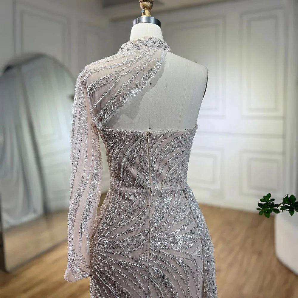 Robe asymétrique à strass