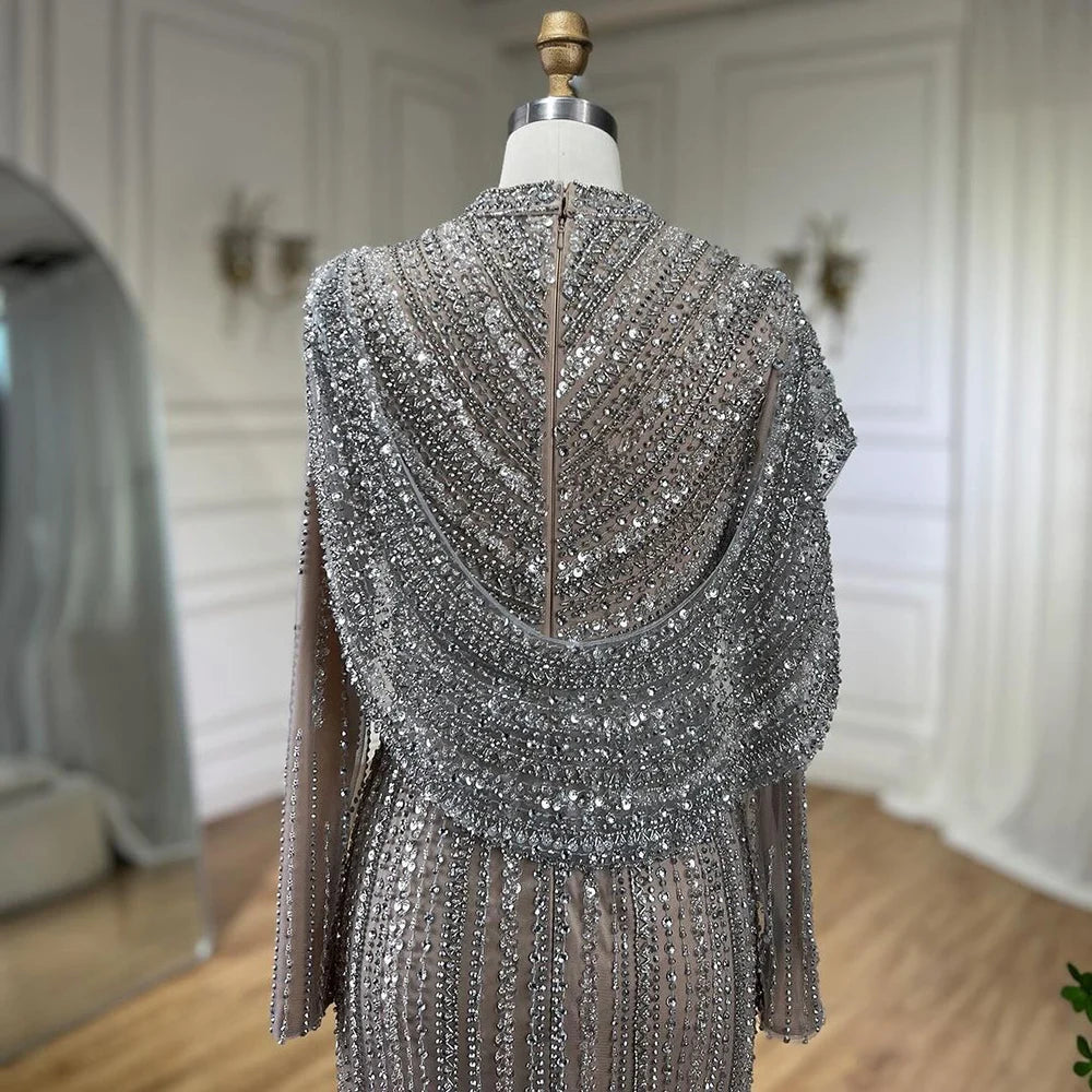 Robe de luxe modeste à strass