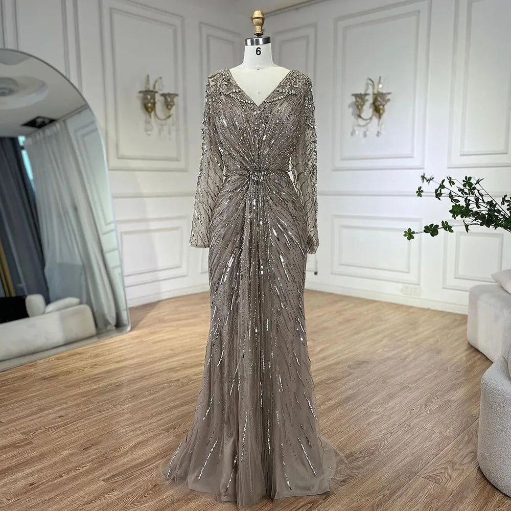 Robe ornée de strass